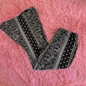 Paisleys print flair pants